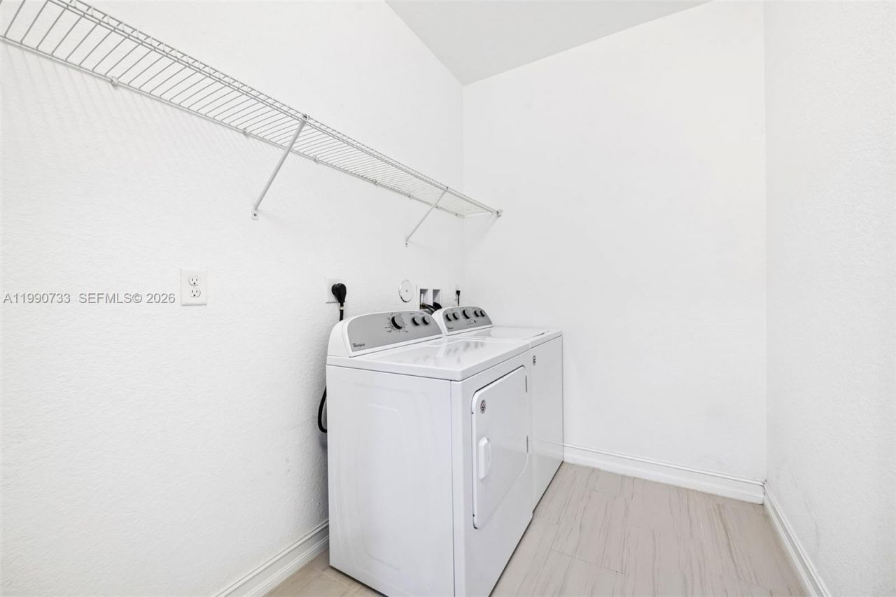 11724 SW 13th Ln , Pembroke Pines, FL 33025 Photo