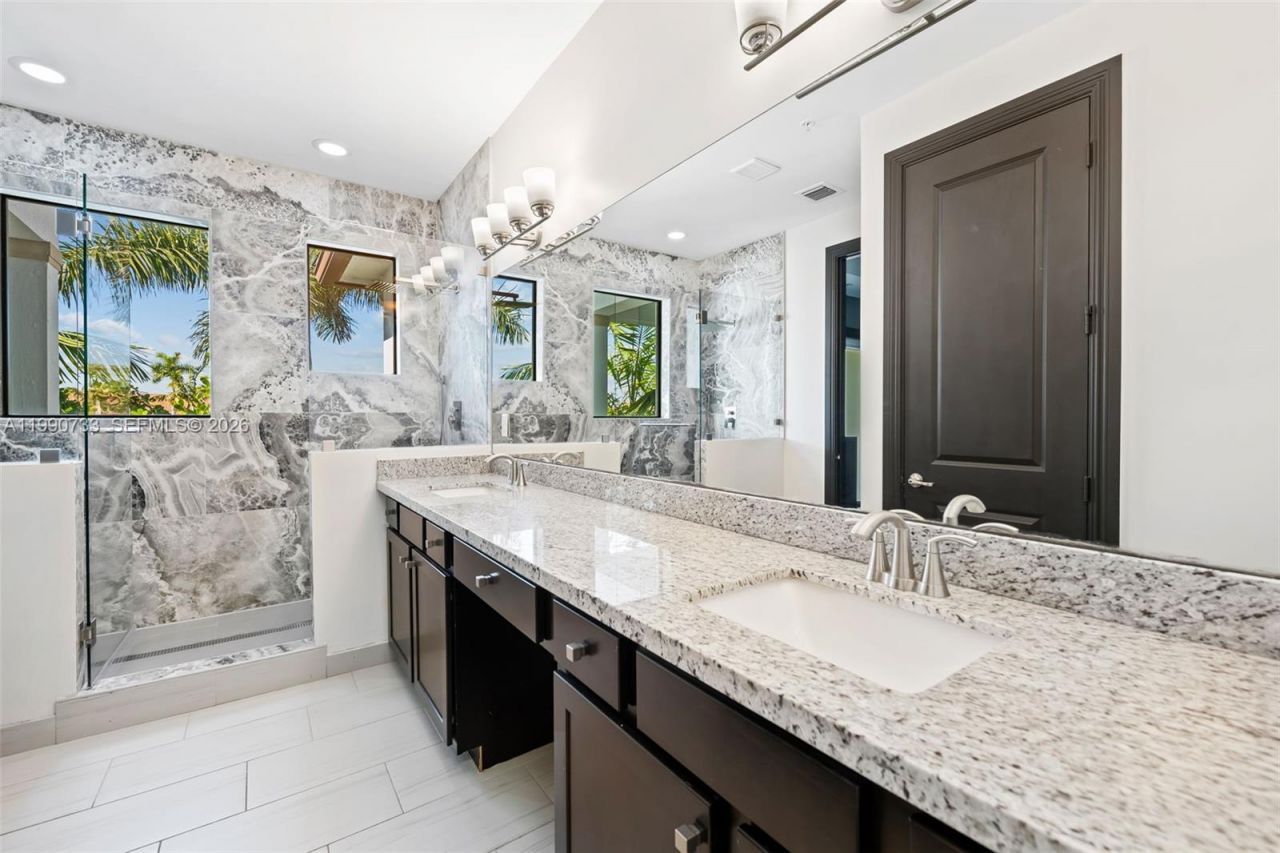 11724 SW 13th Ln , Pembroke Pines, FL 33025 Photo