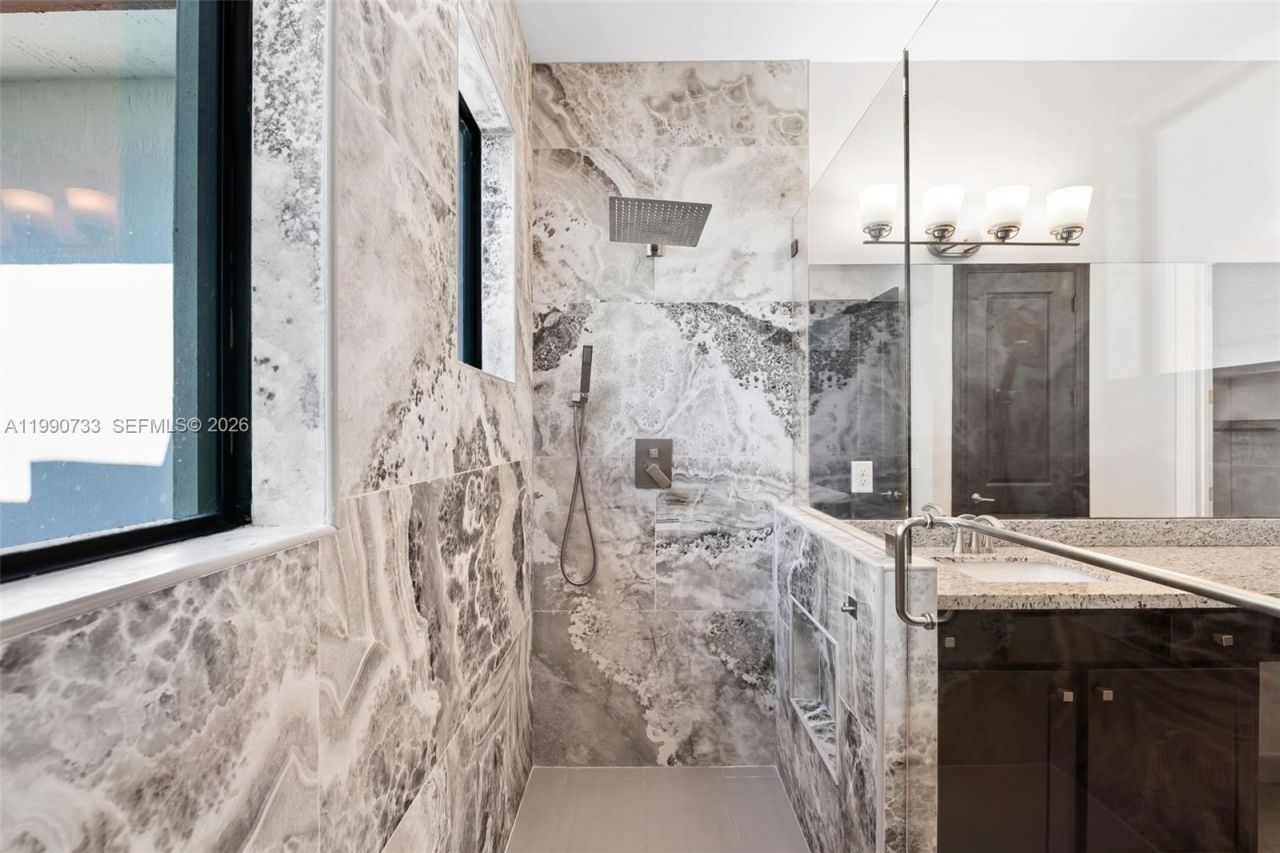 11724 SW 13th Ln , Pembroke Pines, FL 33025 Photo