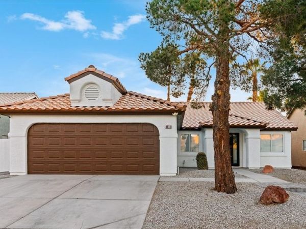 4818 Carefree Drive , Las Vegas, NV 89122