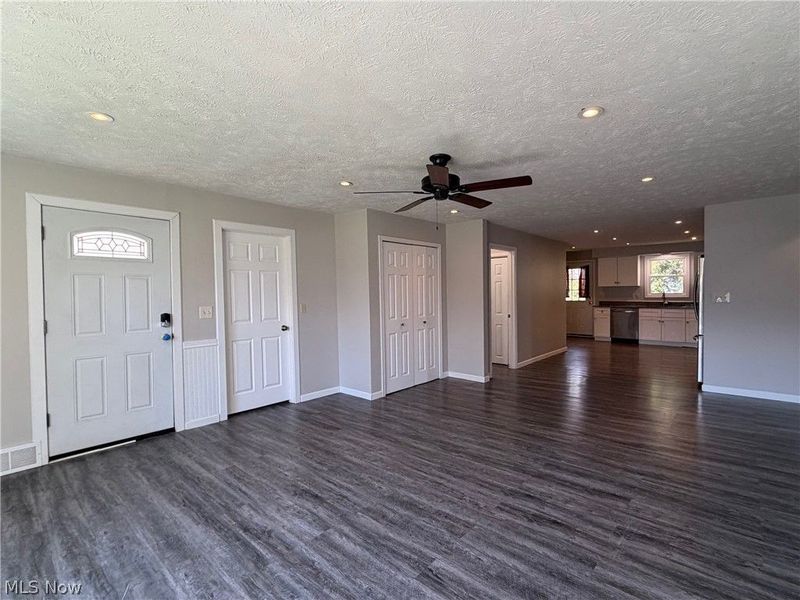 111 Goredon Drive, Chardon, OH 44024 Photo 3