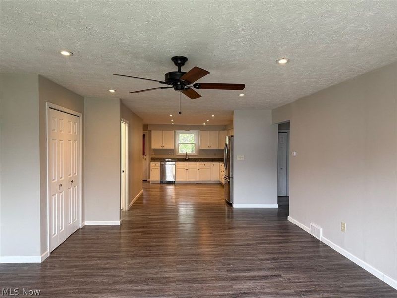 111 Goredon Drive, Chardon, OH 44024 Photo 4