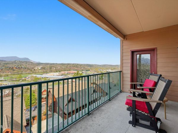 410 Big Bear Way, Pigeon Forge, TN 37863