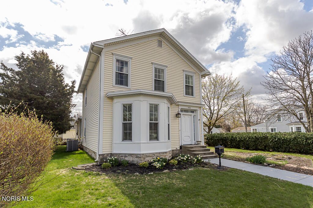 426 W Wayne Street, Maumee, OH 43537 Main Photo