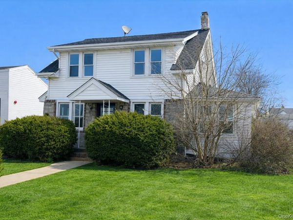 31 N Lewis Place, Rockville Centre, NY 11570