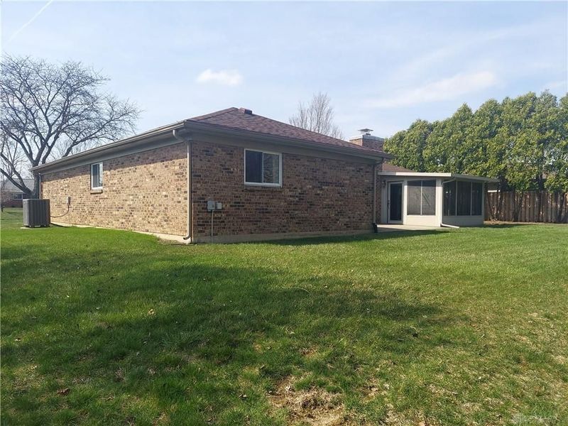 7554 Roselake Drive, Butler Township, OH 45414 Photo 5