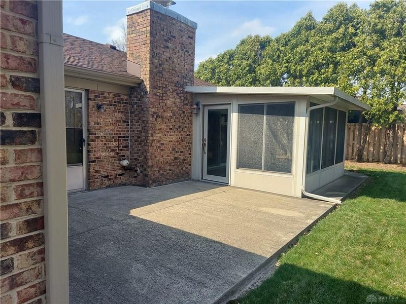 7554 Roselake Drive, Butler Township, OH 45414 Photo 9