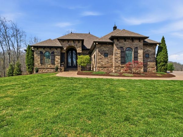 2857 New Hope Rd, Hendersonville, TN 37075