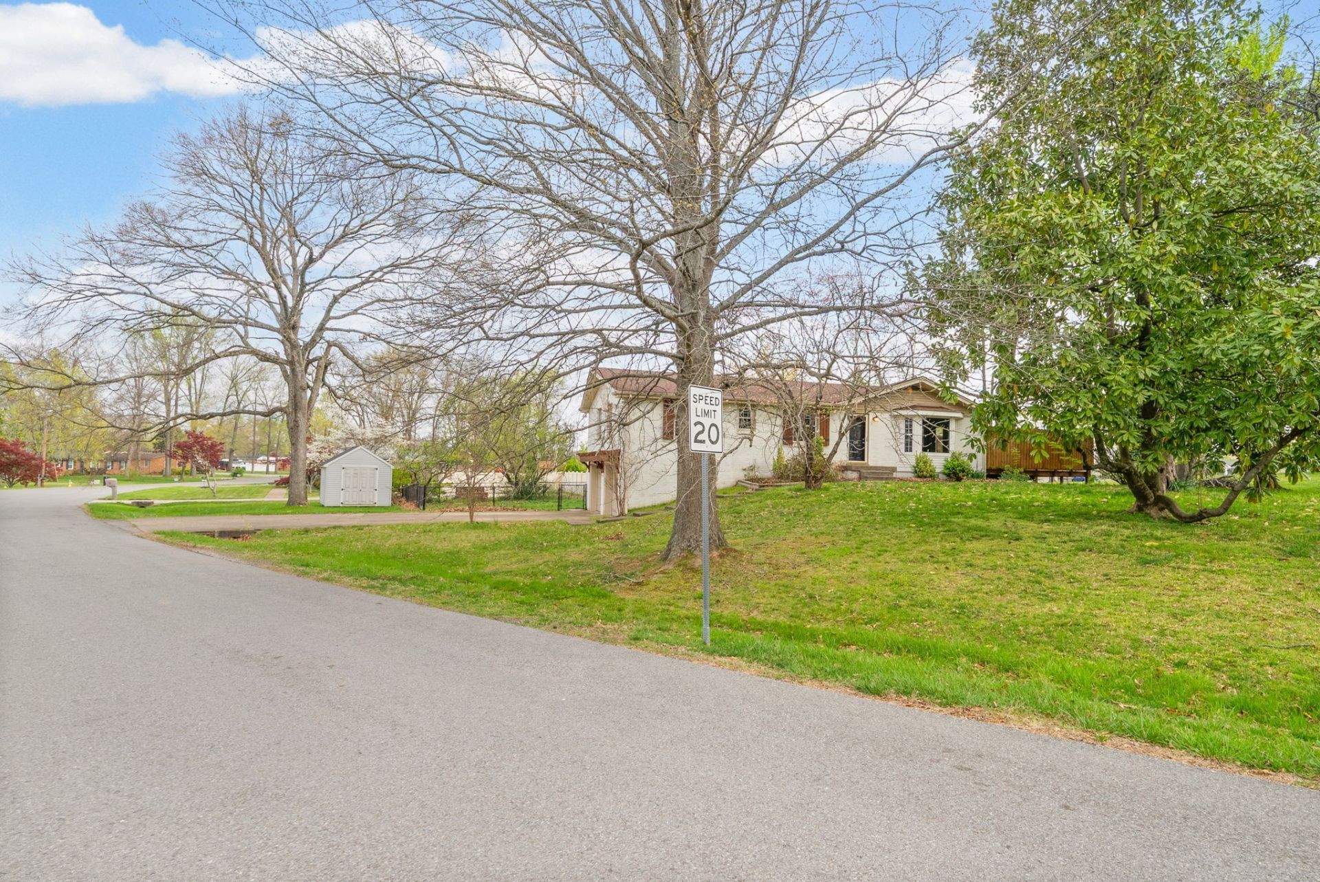 130 Alfred Dr, Clarksville, TN 37043 Main Photo