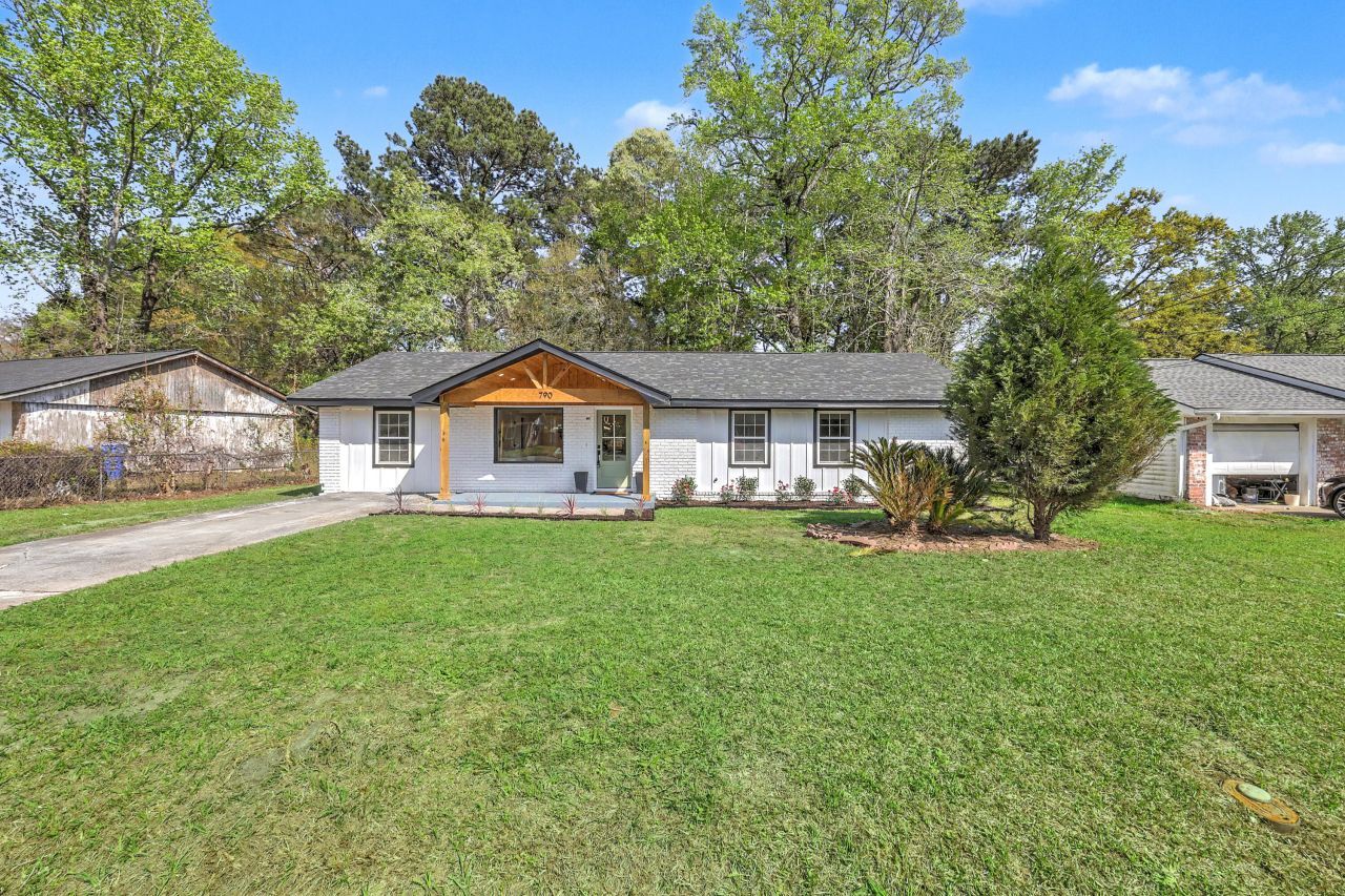 790 Hoss Road Photo 6