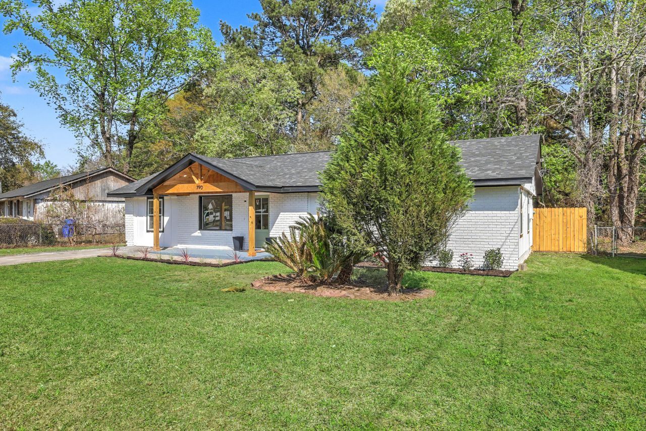 790 Hoss Road Photo 7