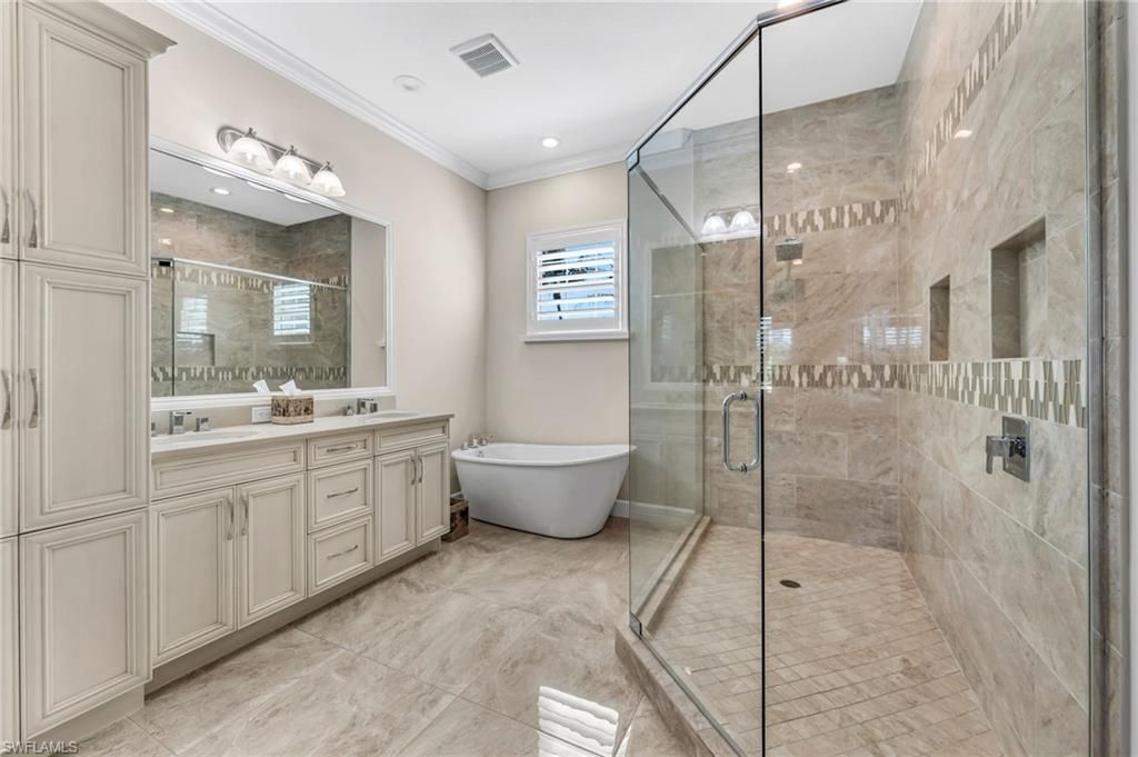 8026 Signature Club Cir, Unit 5-201, Naples, FL 34113 Photo