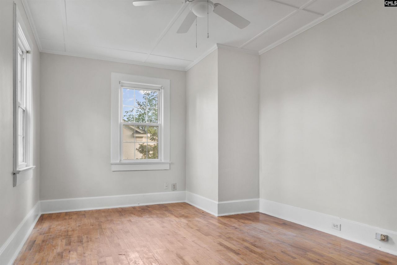 1896 Middleton Street Photo 11