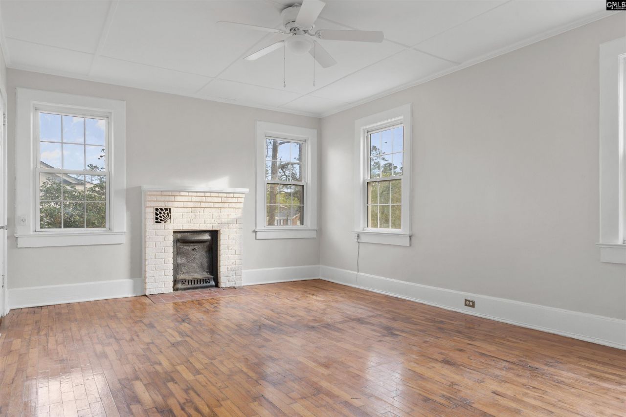 1896 Middleton Street Photo 12