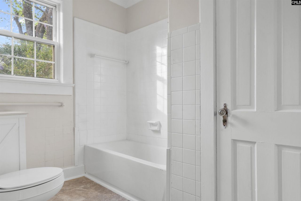 1896 Middleton Street Photo 13