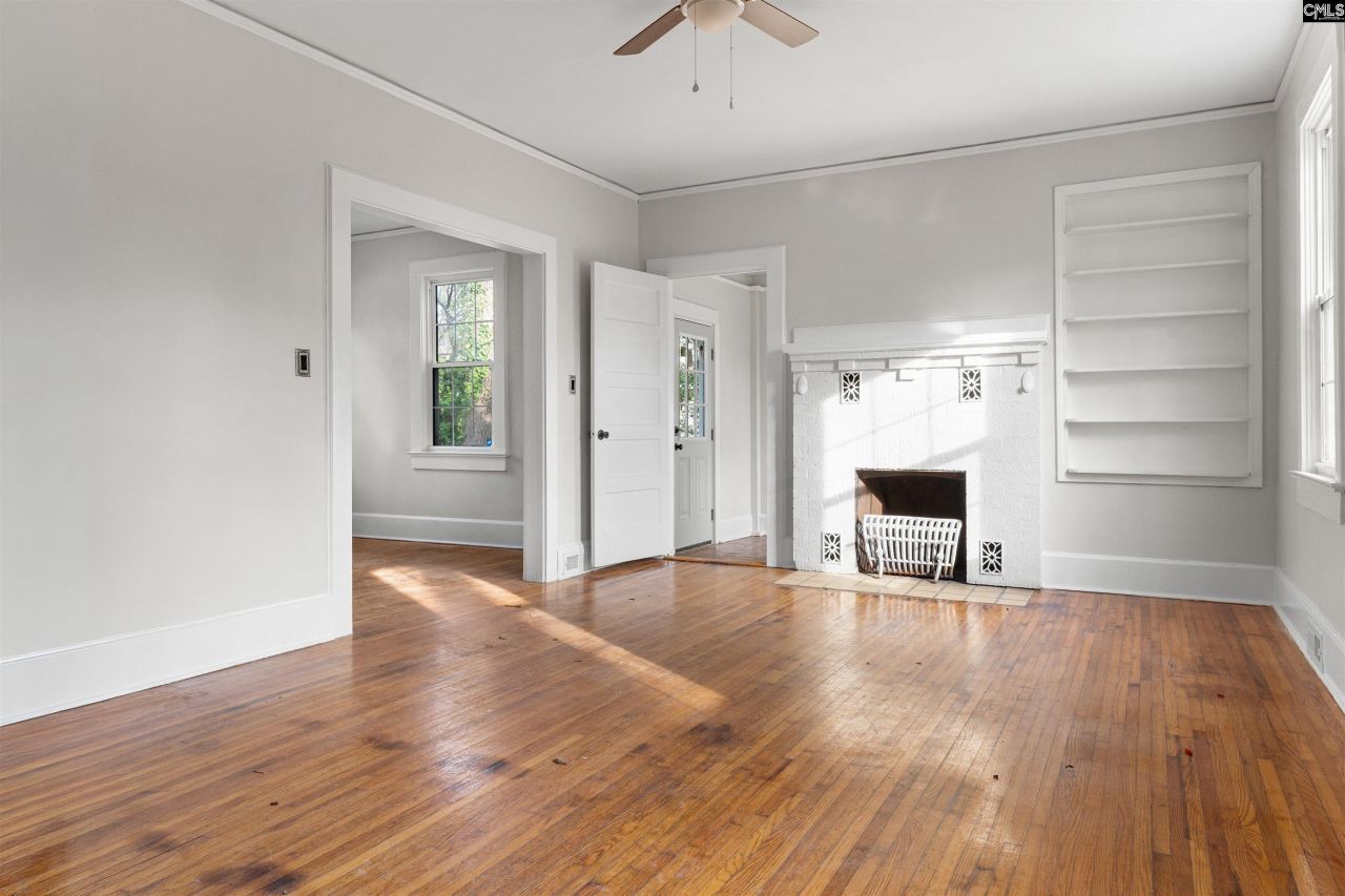 1896 Middleton Street Photo 6