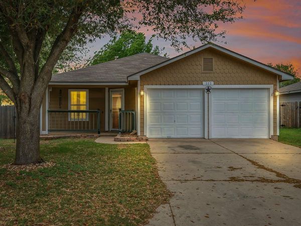 111 Quail Hollow DR, Hutto, TX 78634