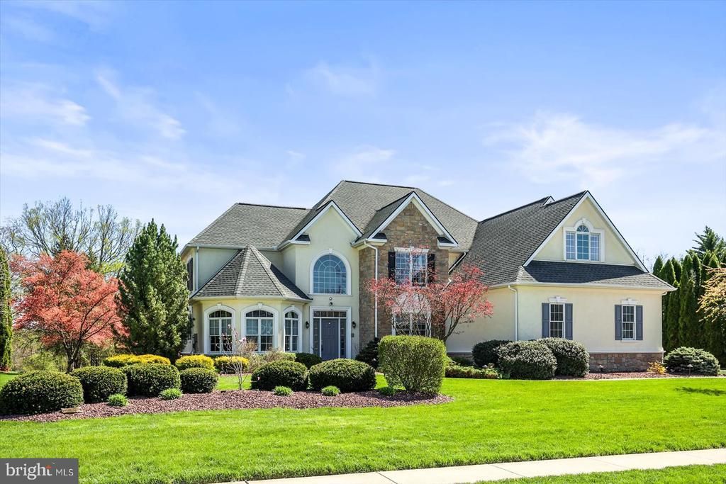 1332 STONEHENGE DRIVE, YORK, PA 17404