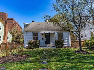 859 N ABINGDON STREET , ARLINGTON, VA 22203