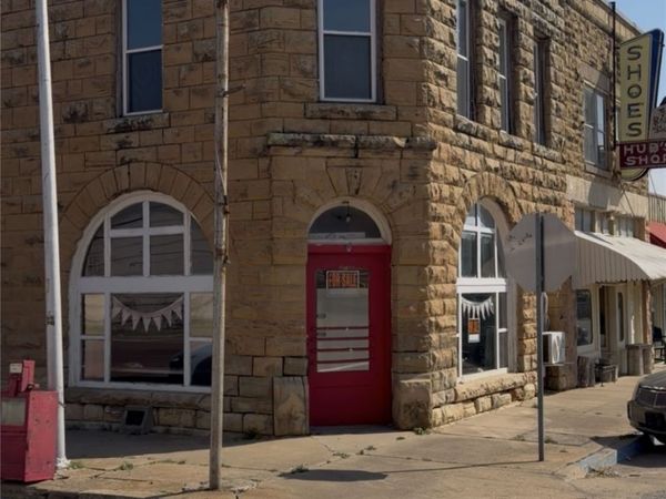 422 Main Street , Barnsdall, OK 74002