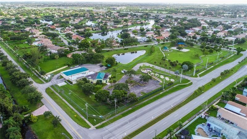 15900 Sedgewyck Cir S, Davie, FL 33331 Photo