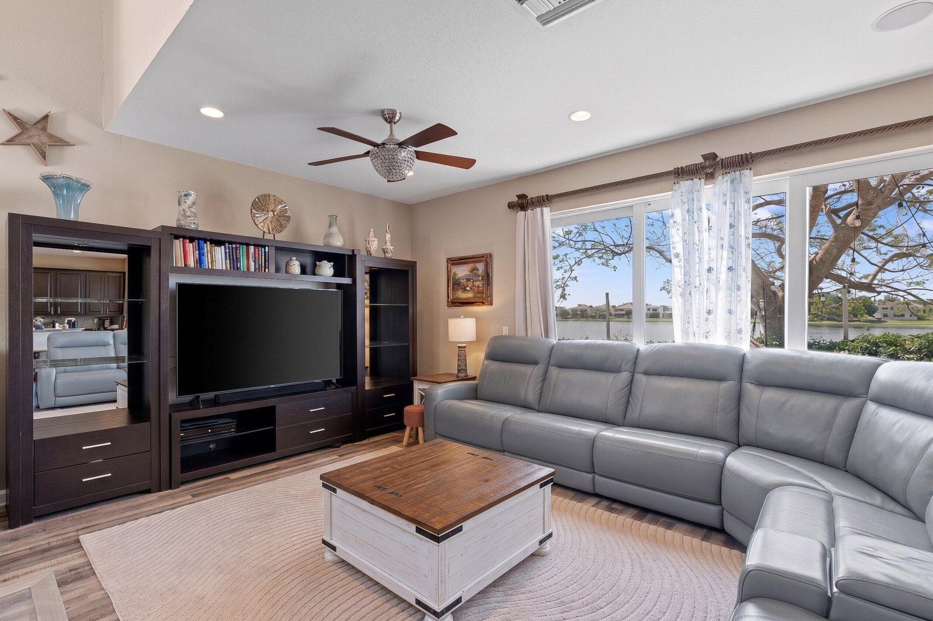 164 Berenger Walk, Royal Palm Beach, FL 33414 Photo