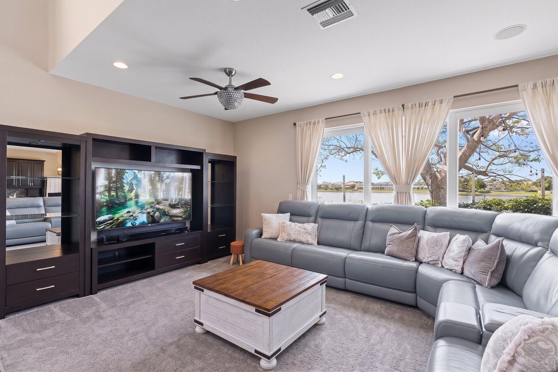 164 Berenger Walk, Royal Palm Beach, FL 33414 Photo