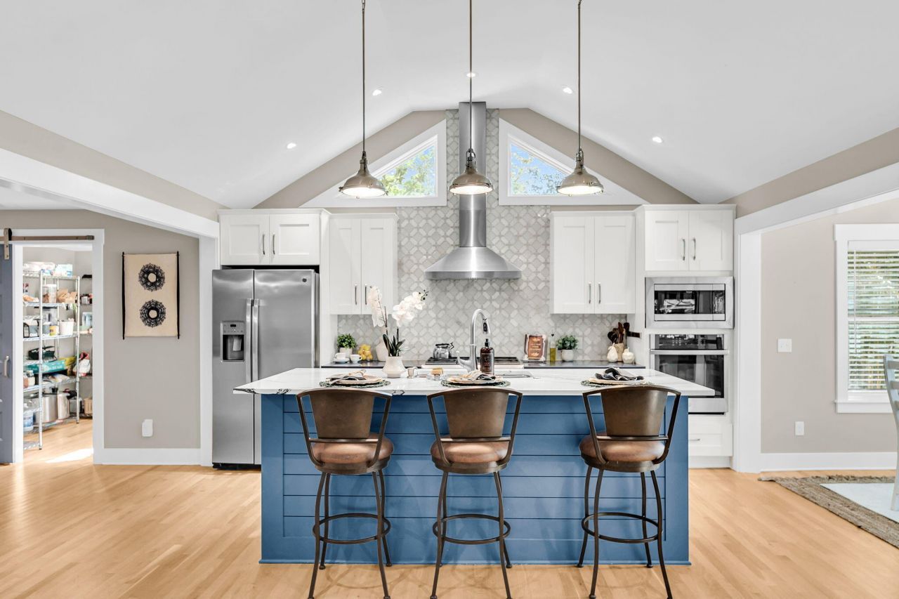 420 E Erie Avenue Photo 12