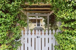 420 E Erie Avenue photo 4