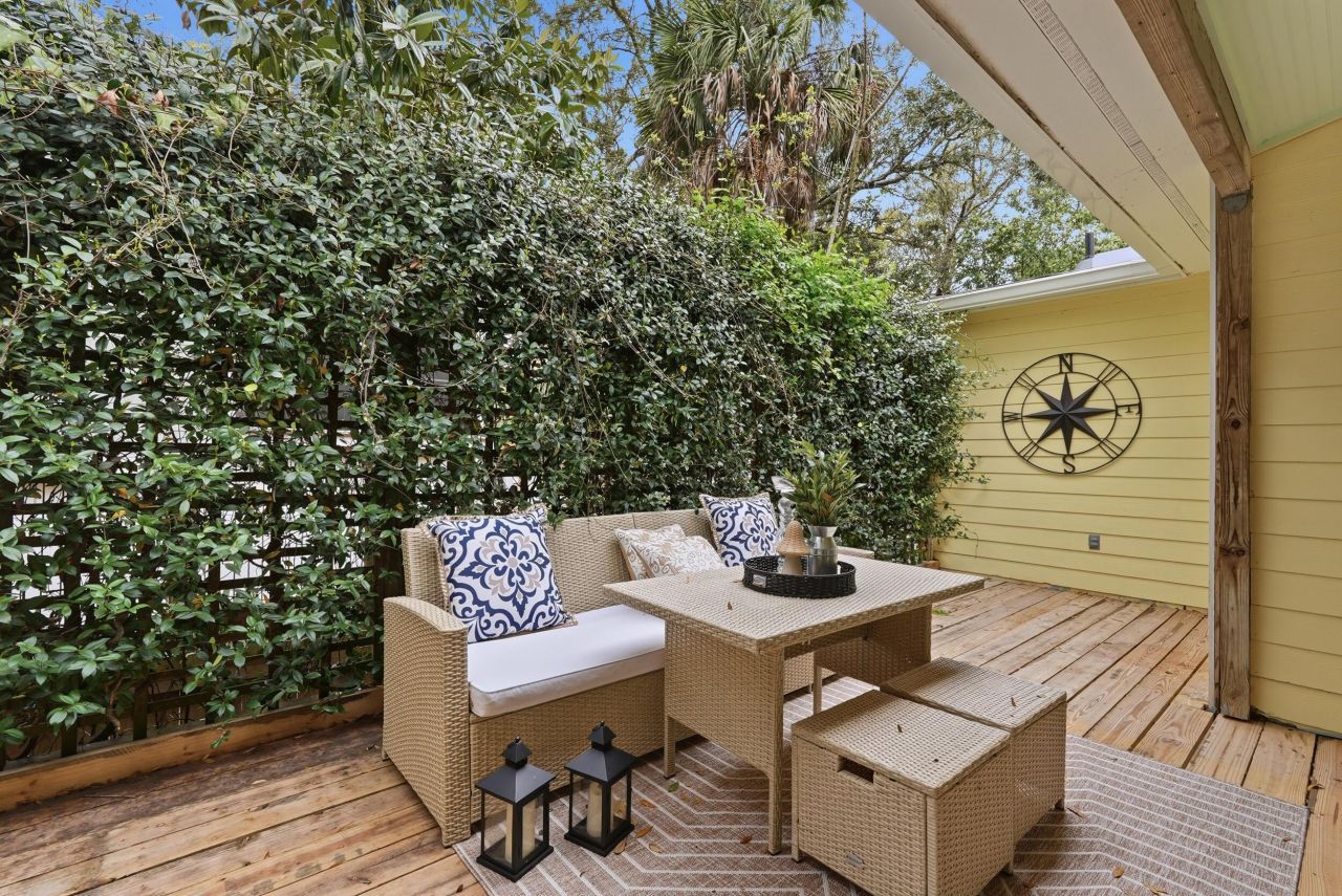 420 E Erie Avenue Photo 30