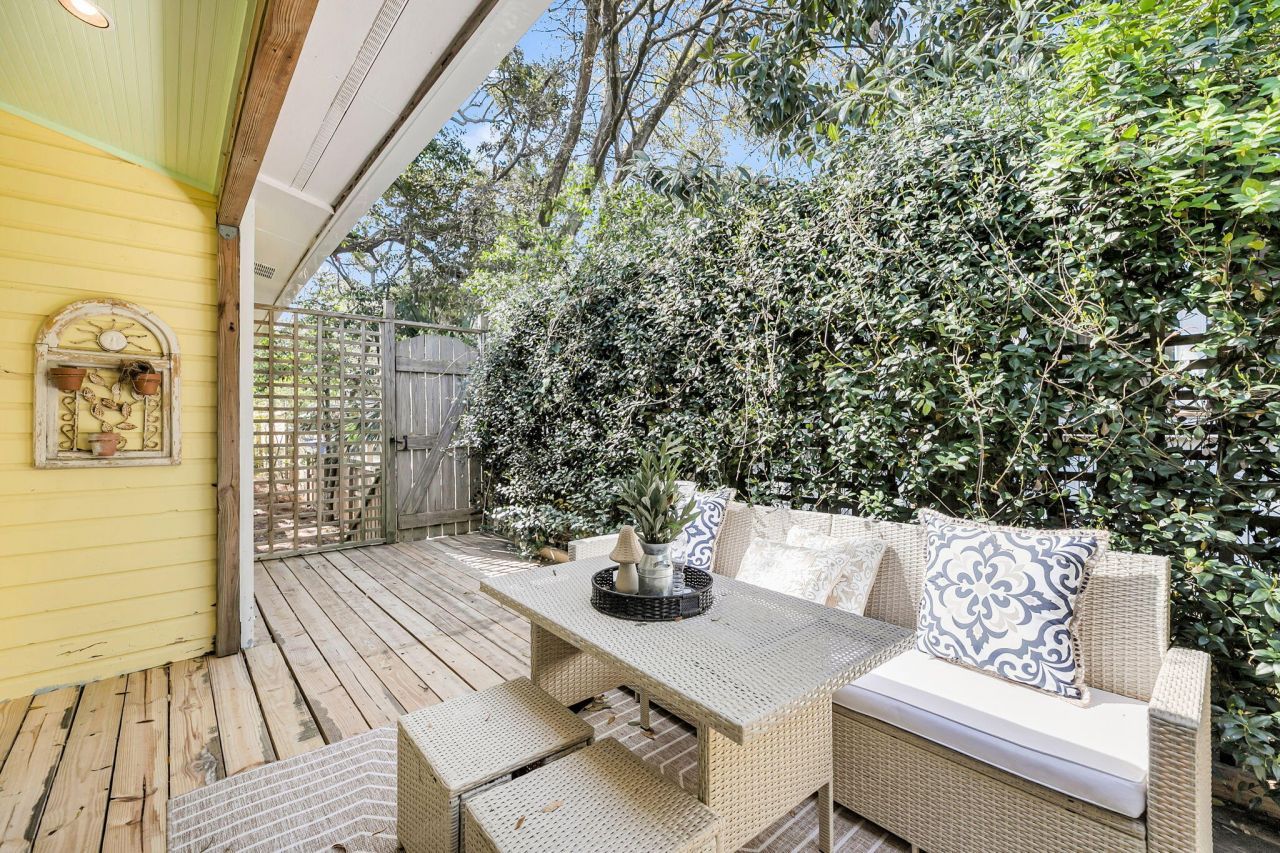 420 E Erie Avenue Photo 31