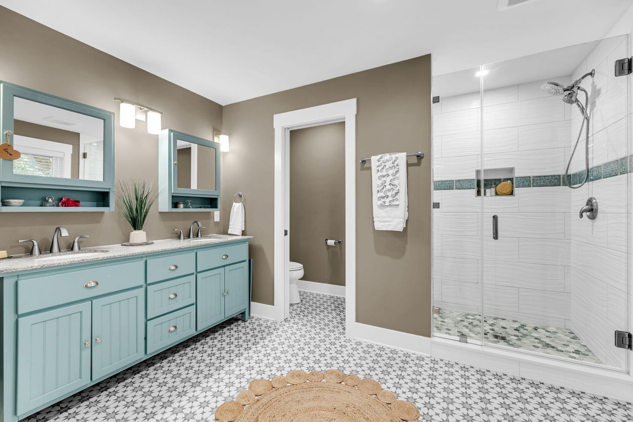 420 E Erie Avenue Photo 32