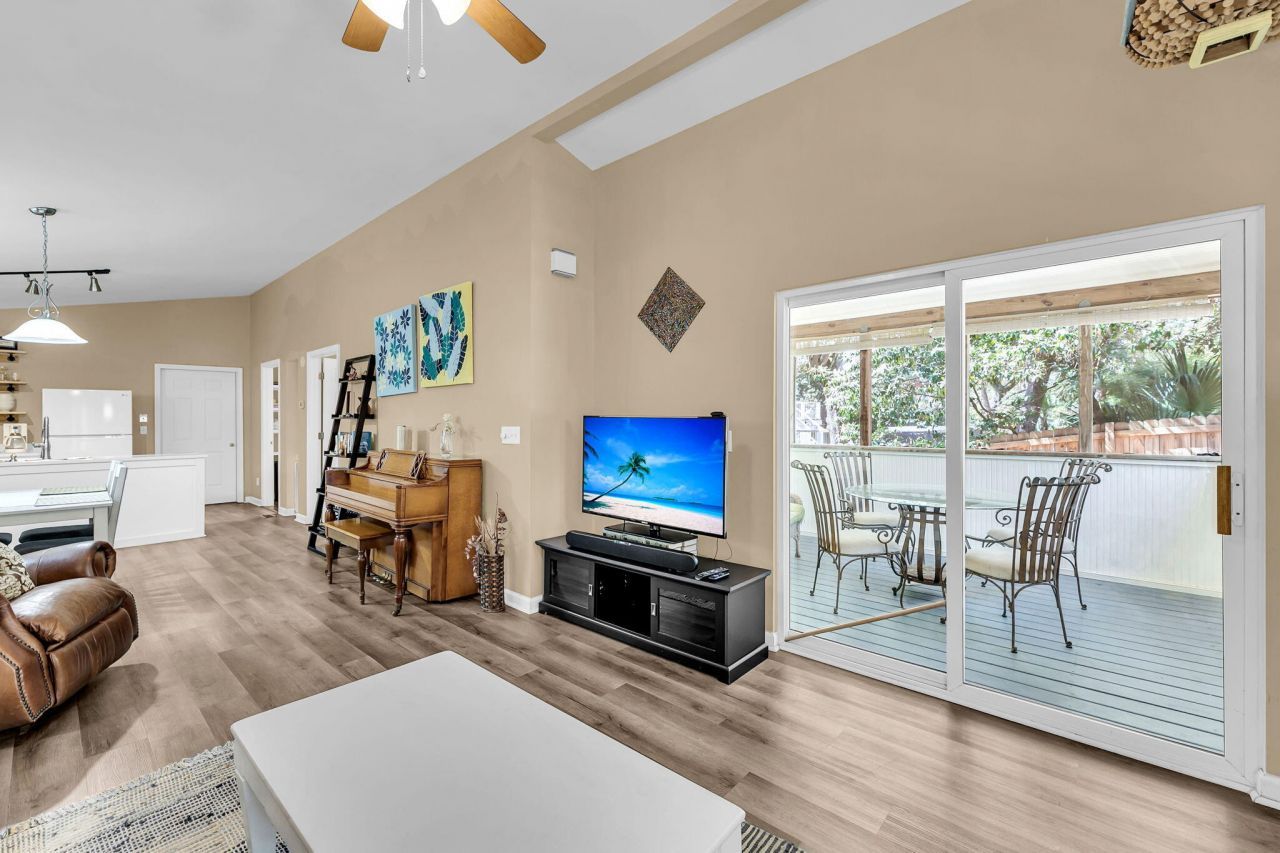 420 E Erie Avenue Photo 60