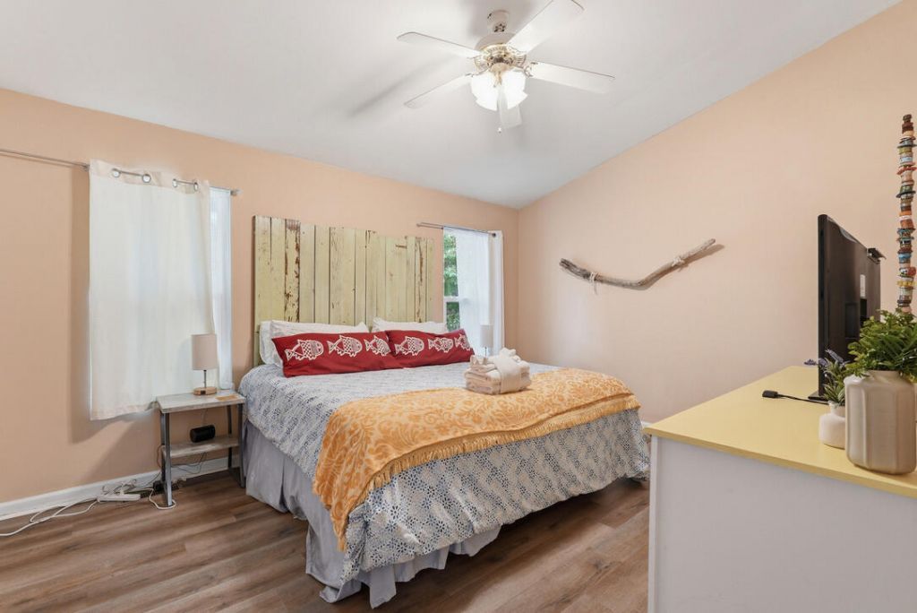 420 E Erie Avenue Photo 64