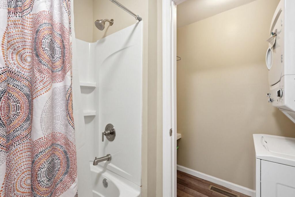 420 E Erie Avenue Photo 67