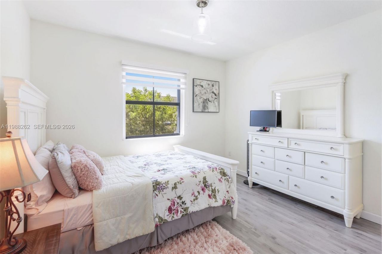 3375 W 100th Ter, Hialeah, FL 33018 Photo