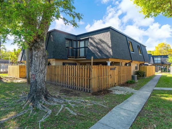 14210 SW 94th Cir Ln , Unit 104-35, Miami, FL 33186