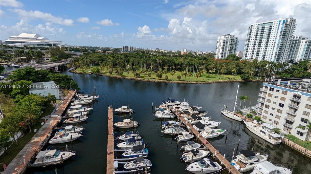 1700 NW North River Dr , Miami, FL 33125 Photo