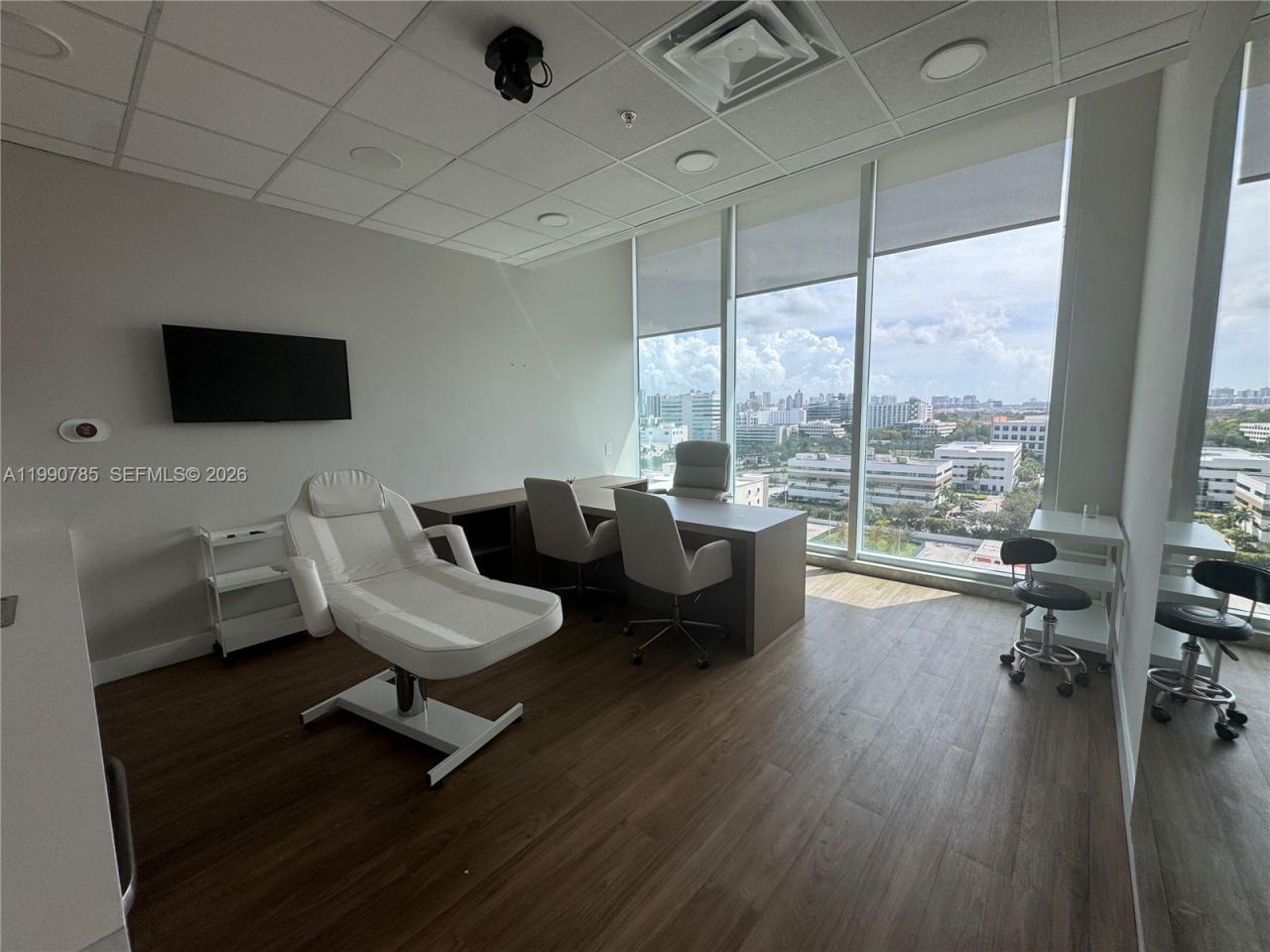 2820 NE 214th St , Unit 1004, Aventura, FL 33180 Photo