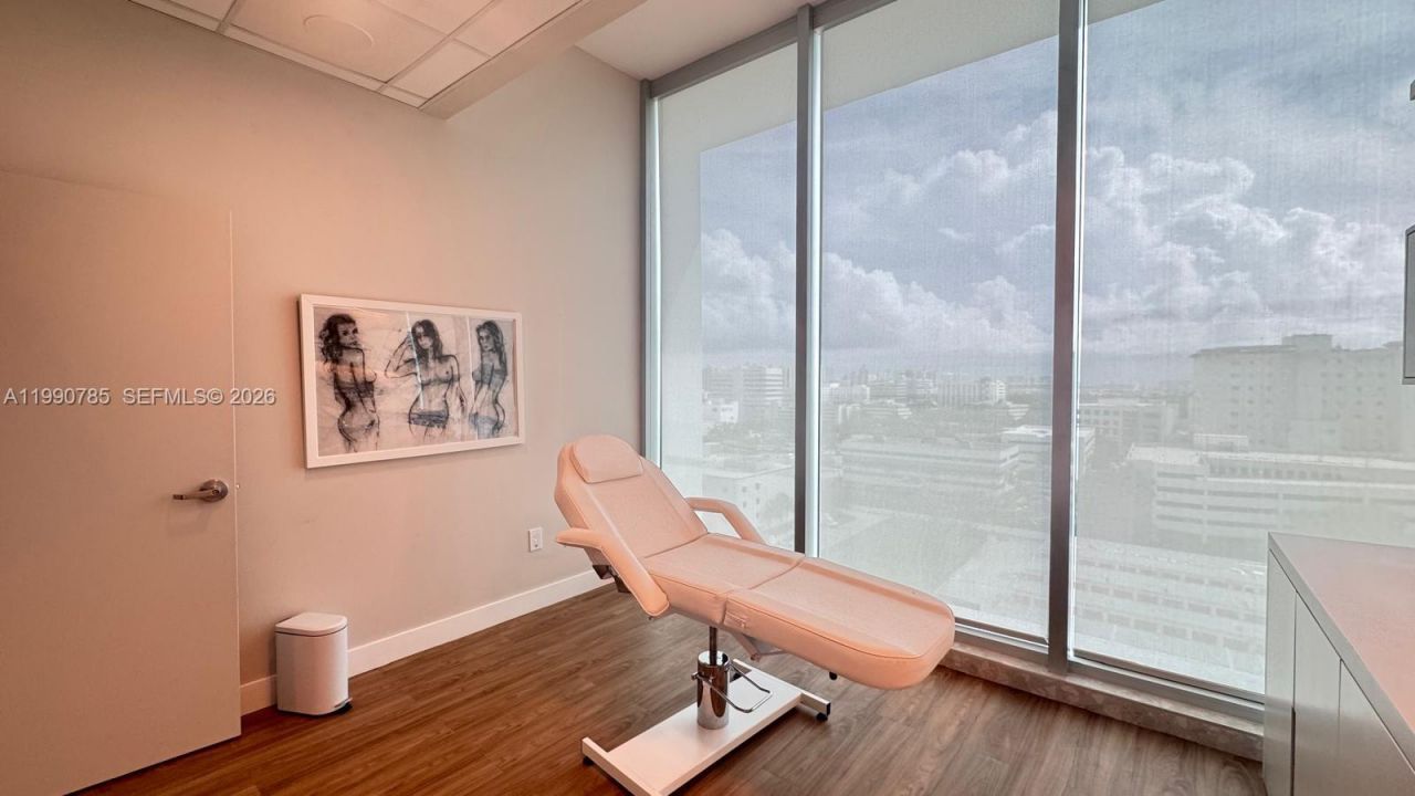 2820 NE 214th St , Unit 1004, Aventura, FL 33180 Photo