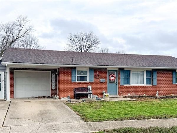 201 S Lake Street, Mount Olive, IL 62069