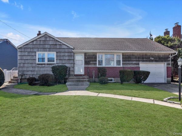 30 Colony Street, Hicksville, NY 11801