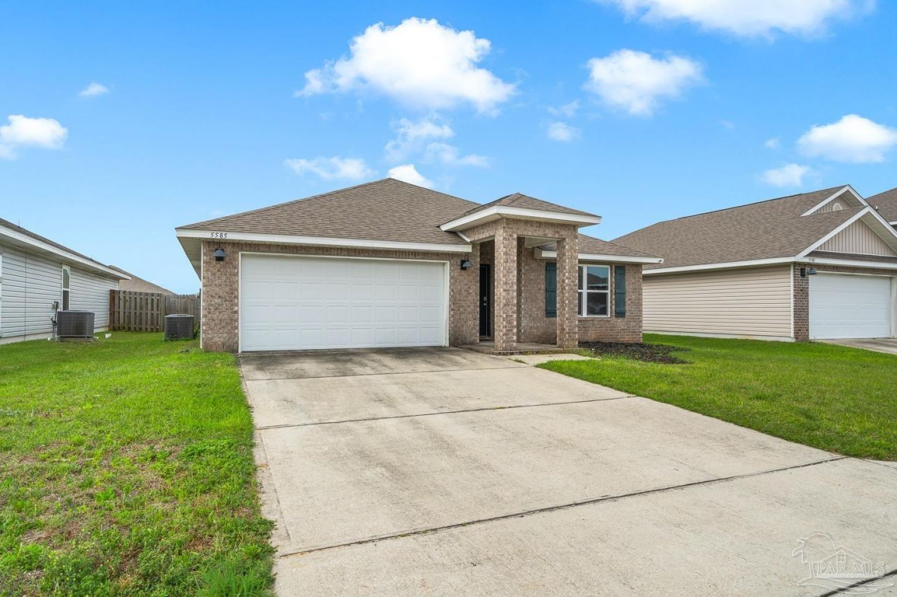 5585 Lancelot Tr, Milton, FL 32583 Main Photo