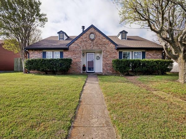 431 Whitney Street, Cedar Hill, TX 75104