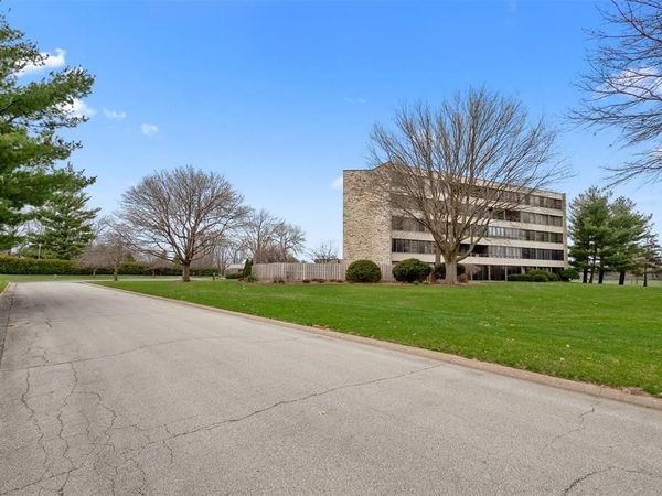 820 Club House Drive, Unit 3F, North Liberty, IA 52317