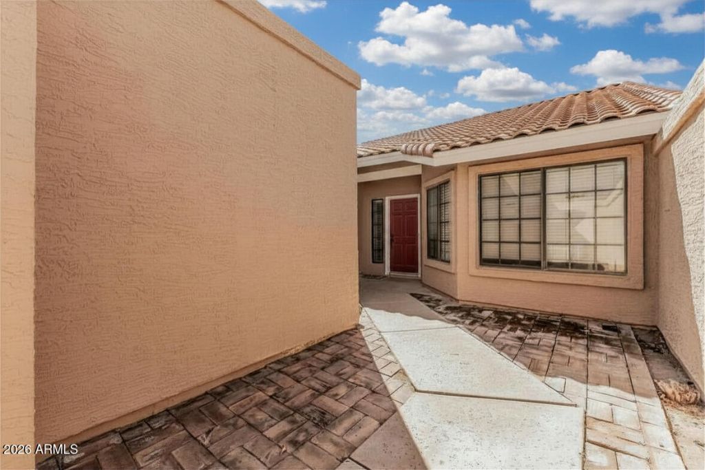 83 W Calle De Arcos, Tempe, AZ 85284 Main Photo