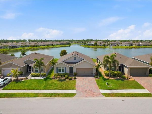 3422 Cancun CT, CAPE CORAL, FL 33909
