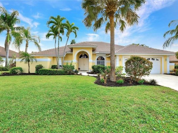 9820 Alhambra LN, BONITA SPRINGS, FL 34135