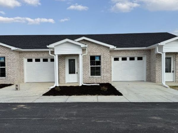 741 Kings Ln , Unit B-9, Tullahoma, TN 37388