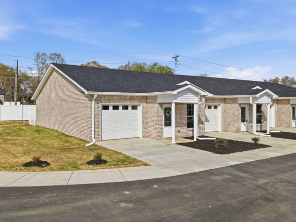 741 Kings Ln, Unit C-13, Tullahoma, TN 37388